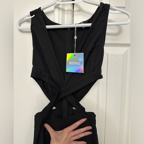 NWT Missguided Crepe Cut out fishtail dress in BLACK - size 2 - Picture 7 of 7